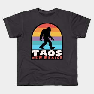 Taos New Mexico Bigfoot Sasquatch Retro Sunset Kids T-Shirt